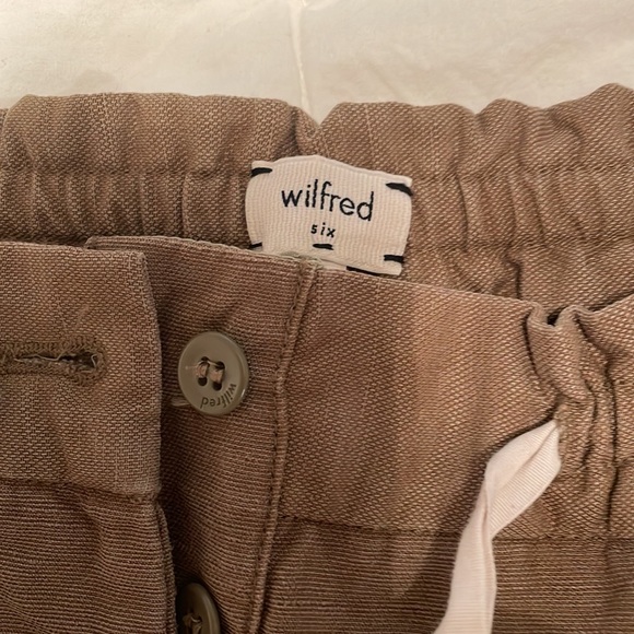 Aritzia Wilfred Shorts - Picture 2 of 7
